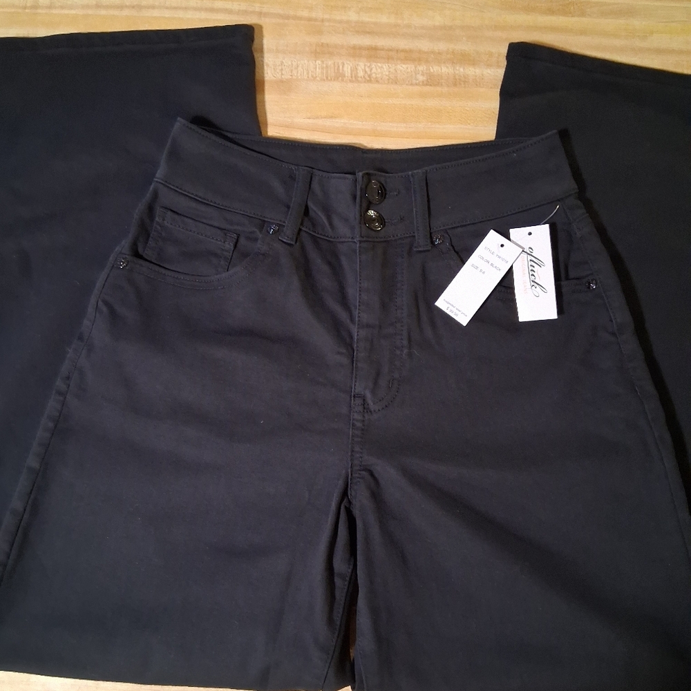 OF LUCK Women's High-Waisted Black Denim Size 6